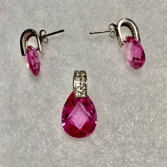 SALE✅ 🎁 Quartz Pink Pendant and elegant set!  Bought in Mervyns closed out ! - Picture 3 of 5